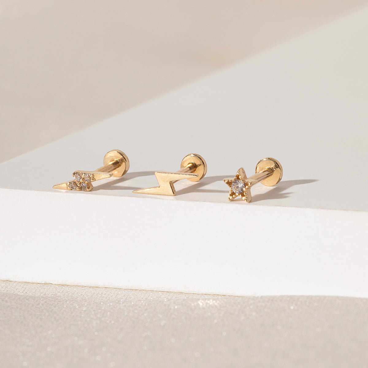 Boucles d'oreilles à plat en or massif 14K avec diamant Little Thunder