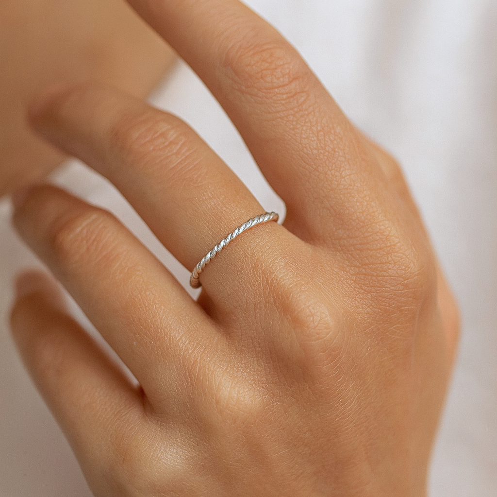 Dunne Twist Ring Zilver