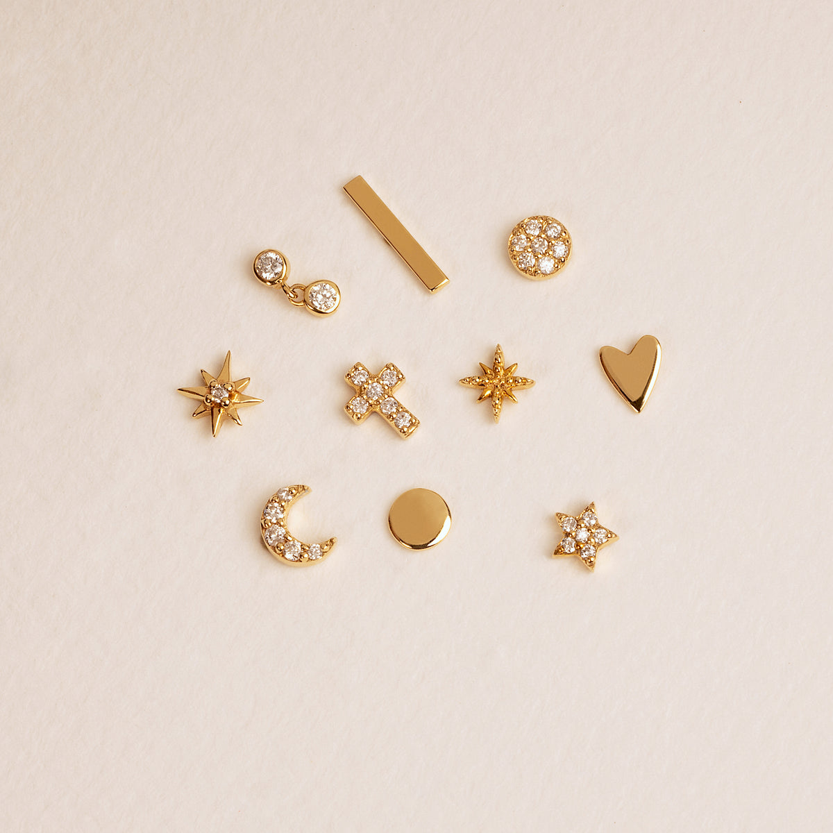 Color:Yellow Gold
Option:Single
Option:Pair