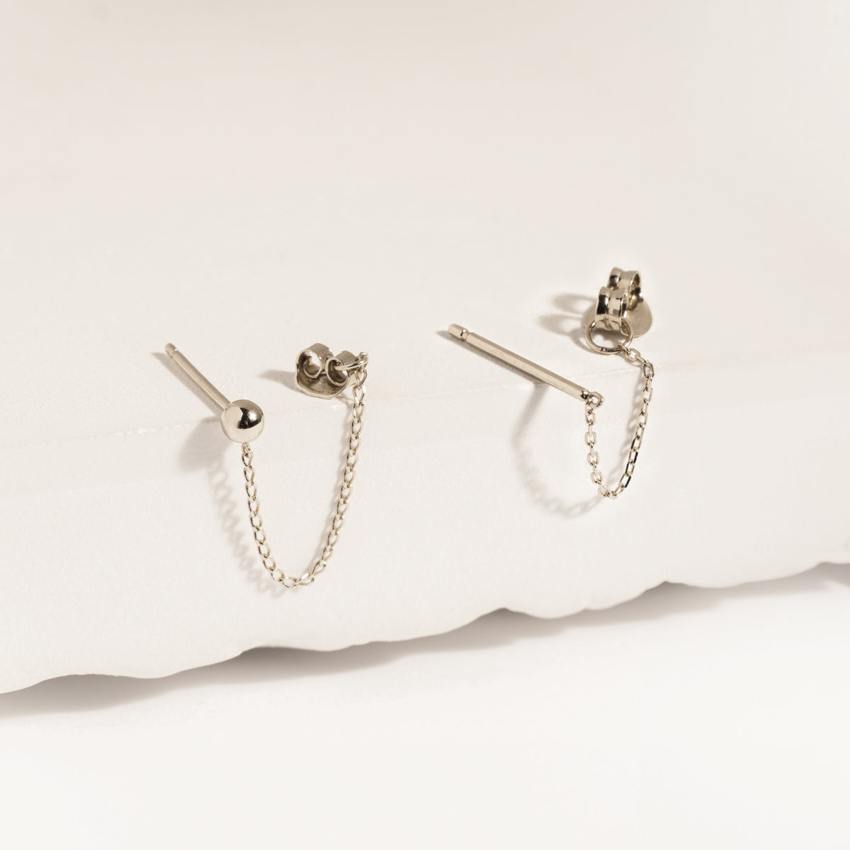 Boucles d'oreilles puces en chaîne en or blanc massif 14K