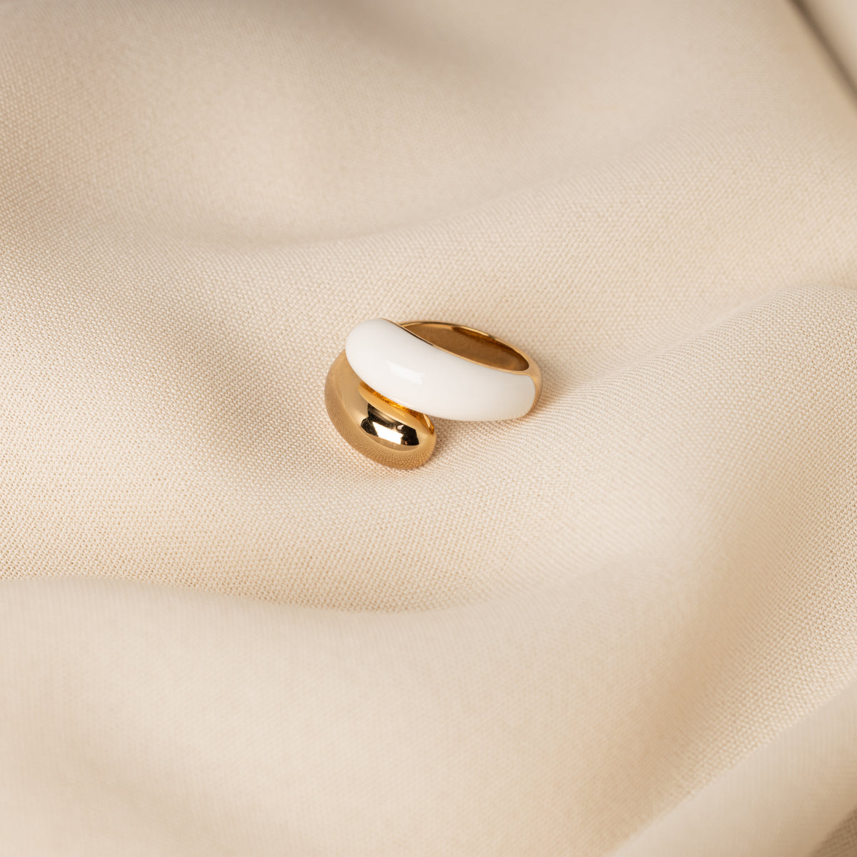 Twin Dome hvid emalje ring