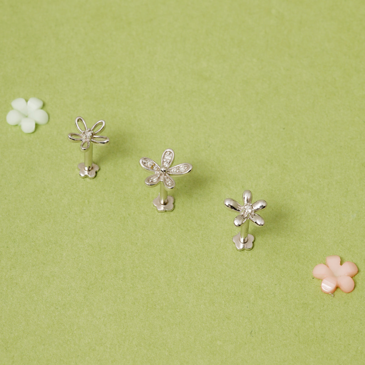 Color:White Gold
Option:Single
Option:Pair
