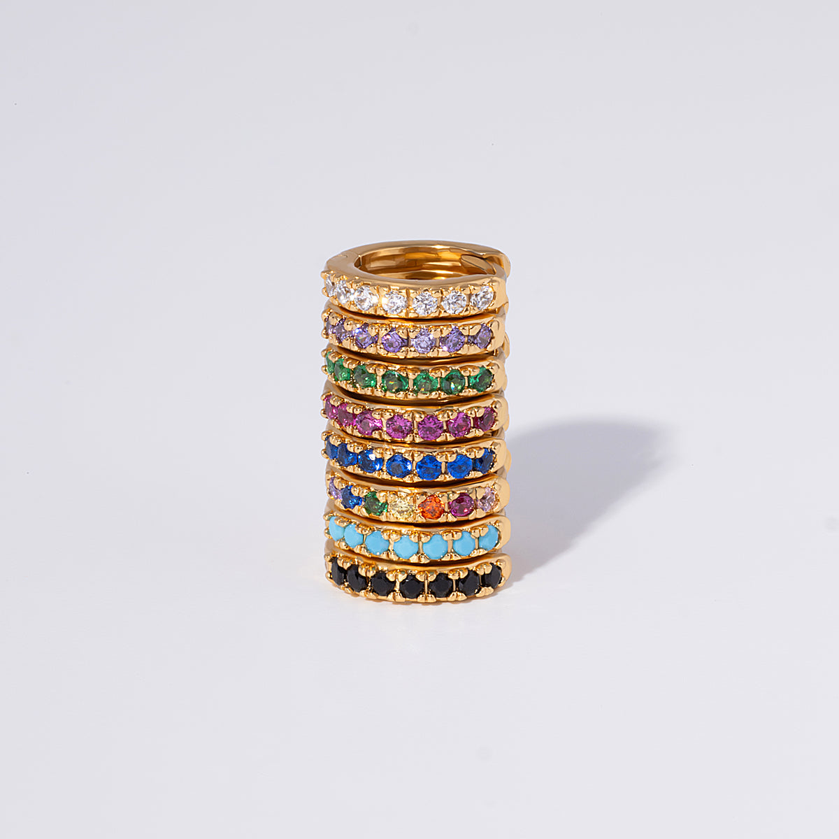 Orecchini a cerchio Pave Huggie