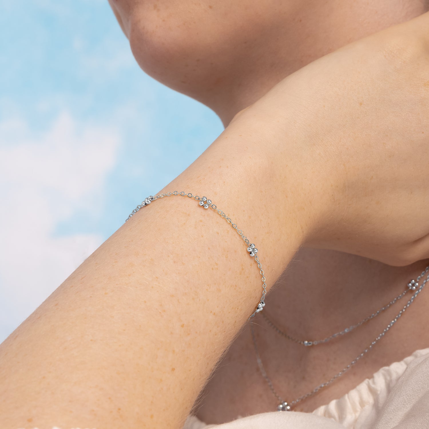 Color:Silver