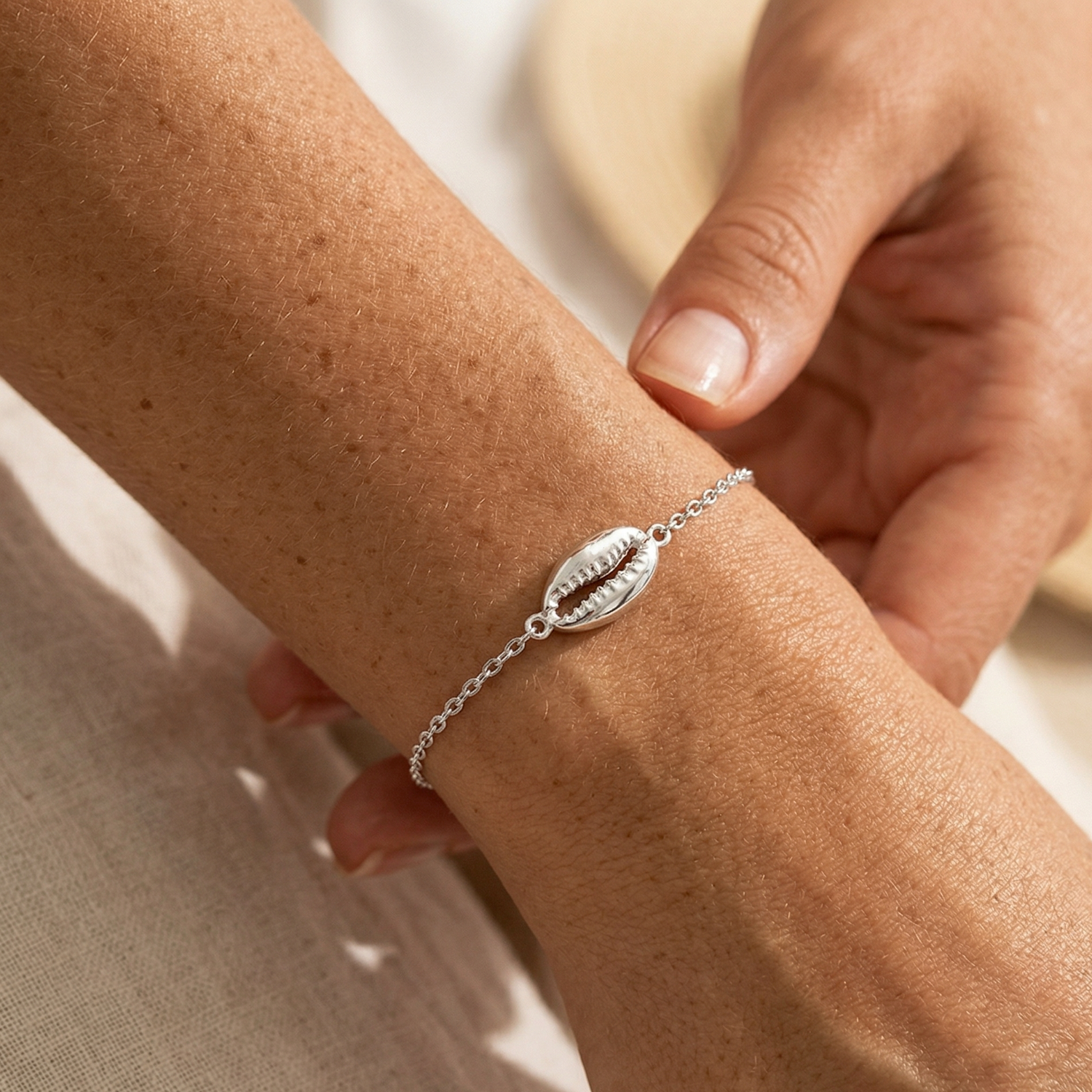 Color:Silver