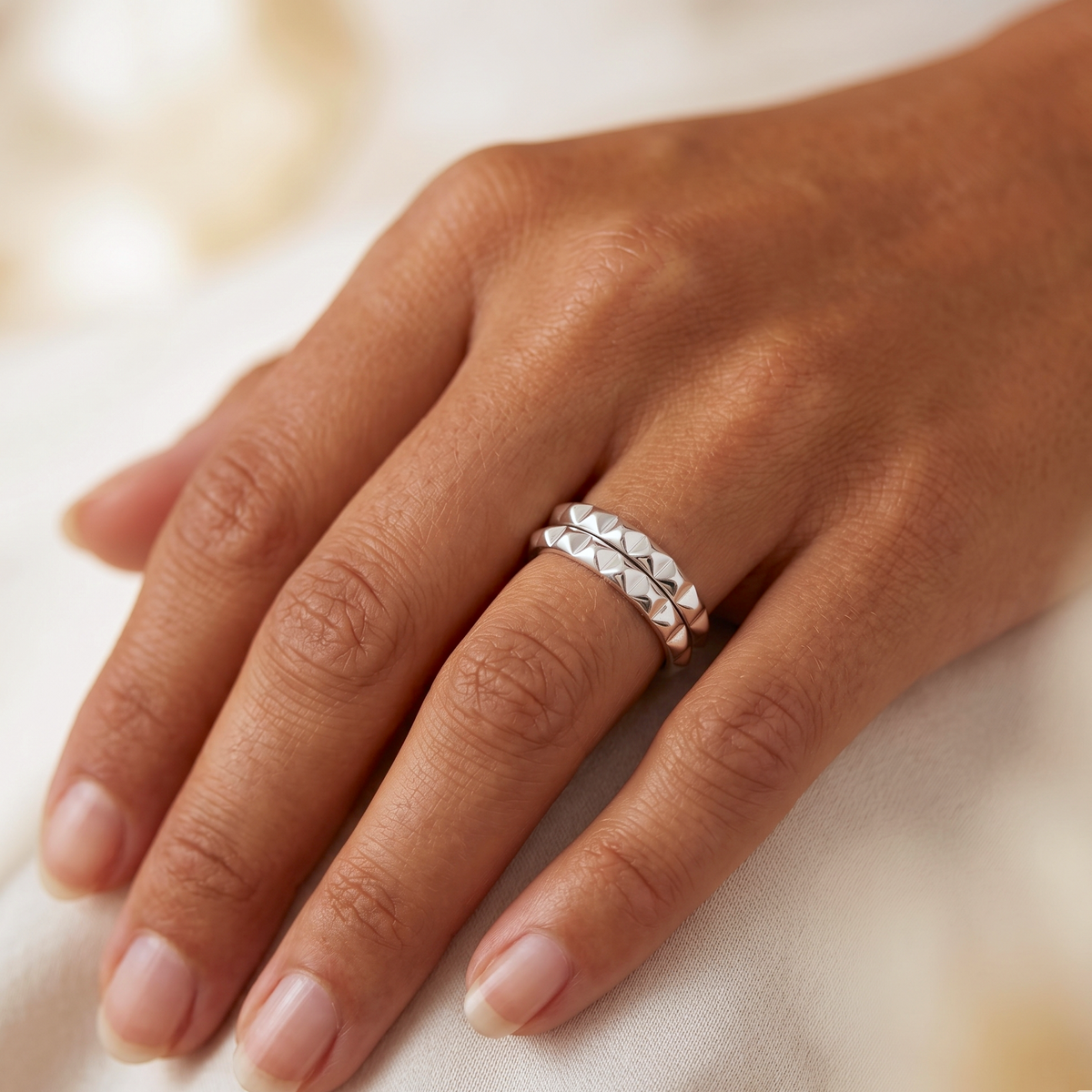 Nour Pyramid Ring Sølv