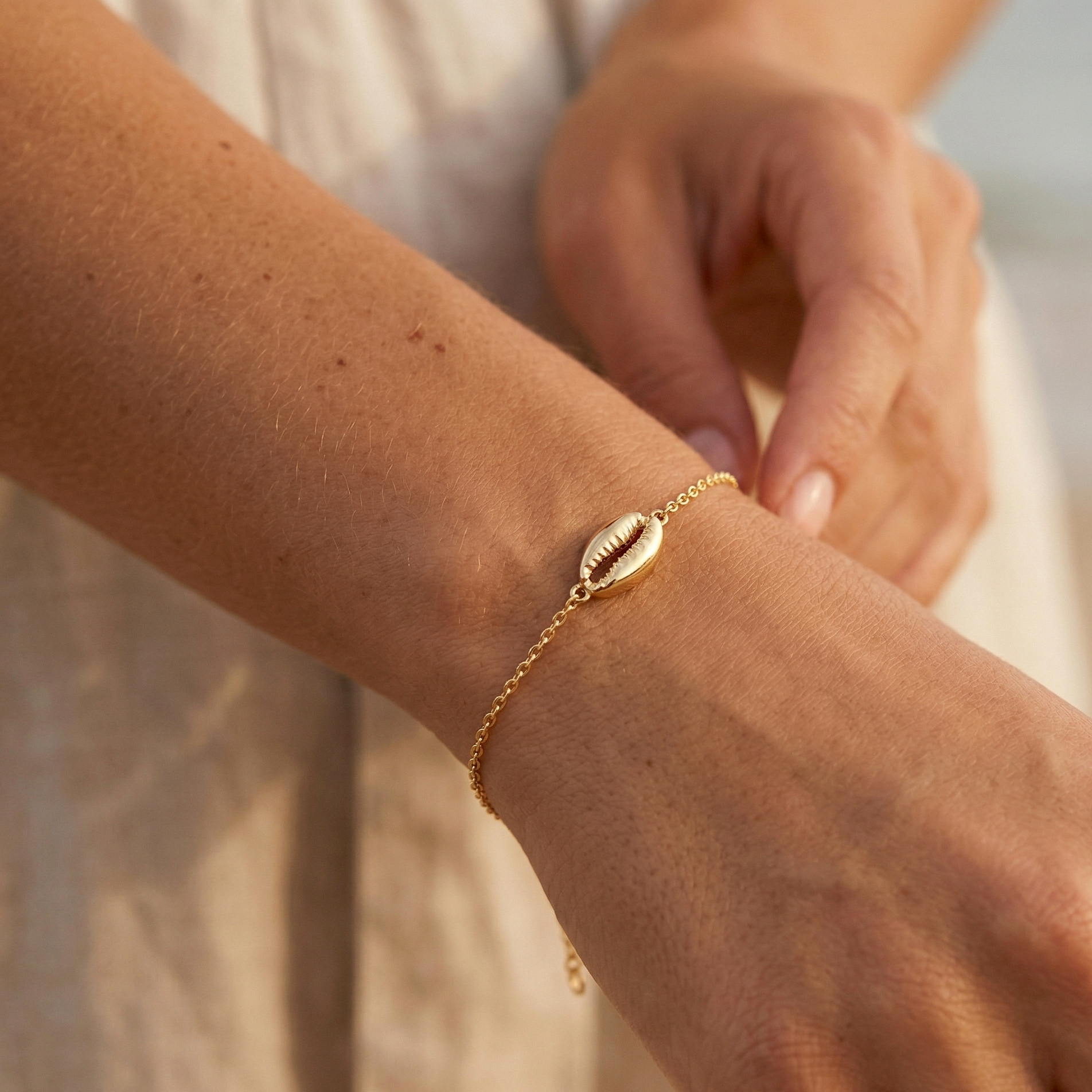 Color:Gold