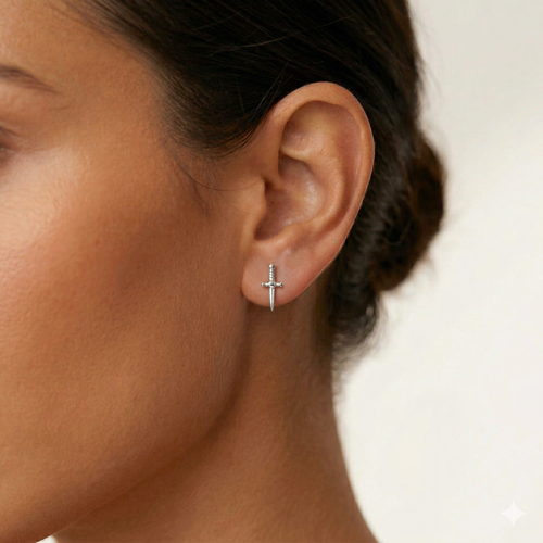 Pendiente Labret de hilo interno con daga mini de oro macizo 14K