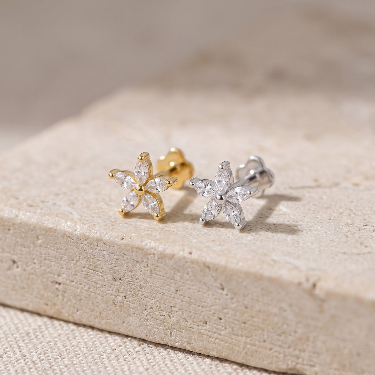Color:Gold
Color:Silver