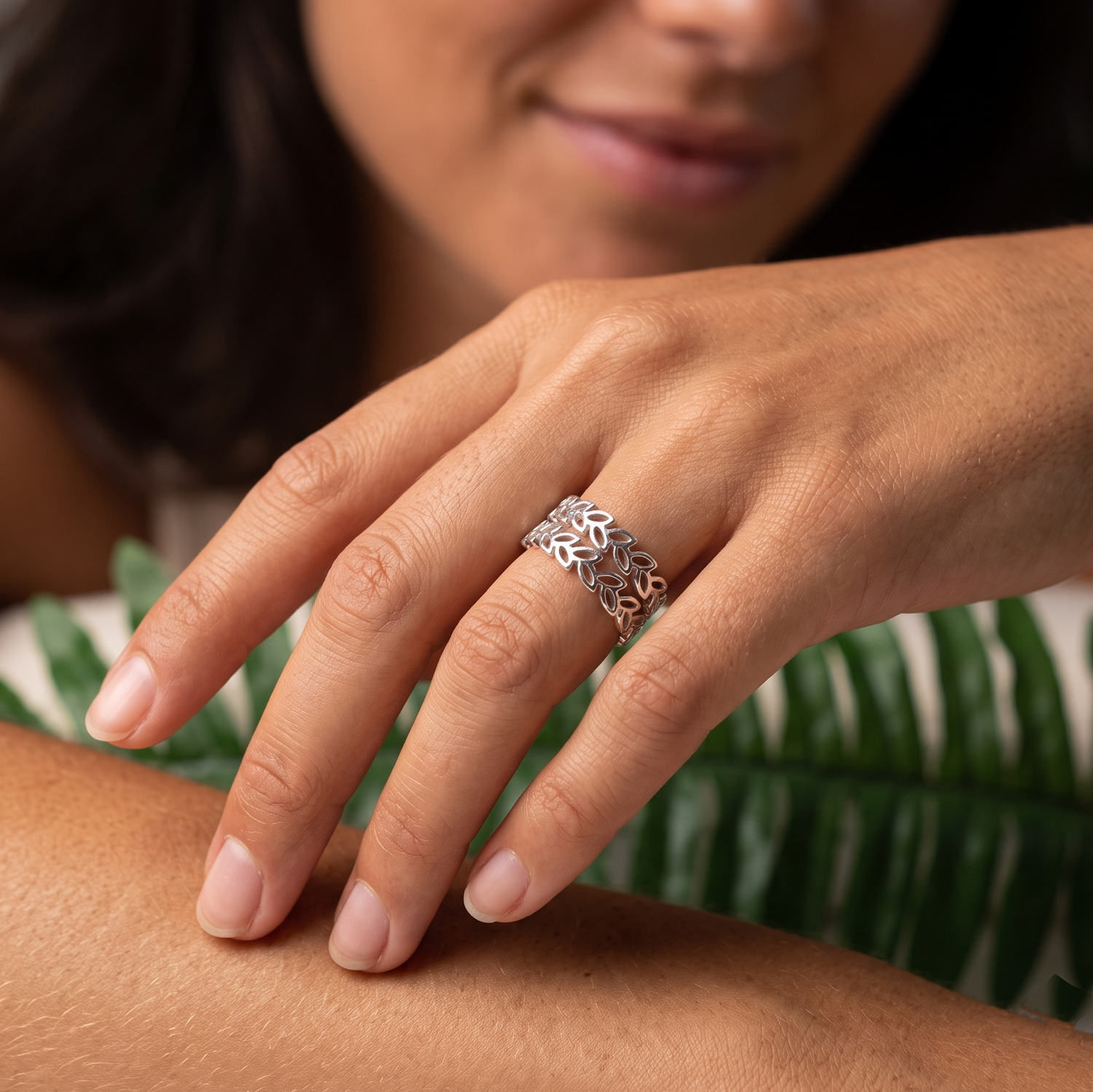 Cut-Out Leaf Ring Silver