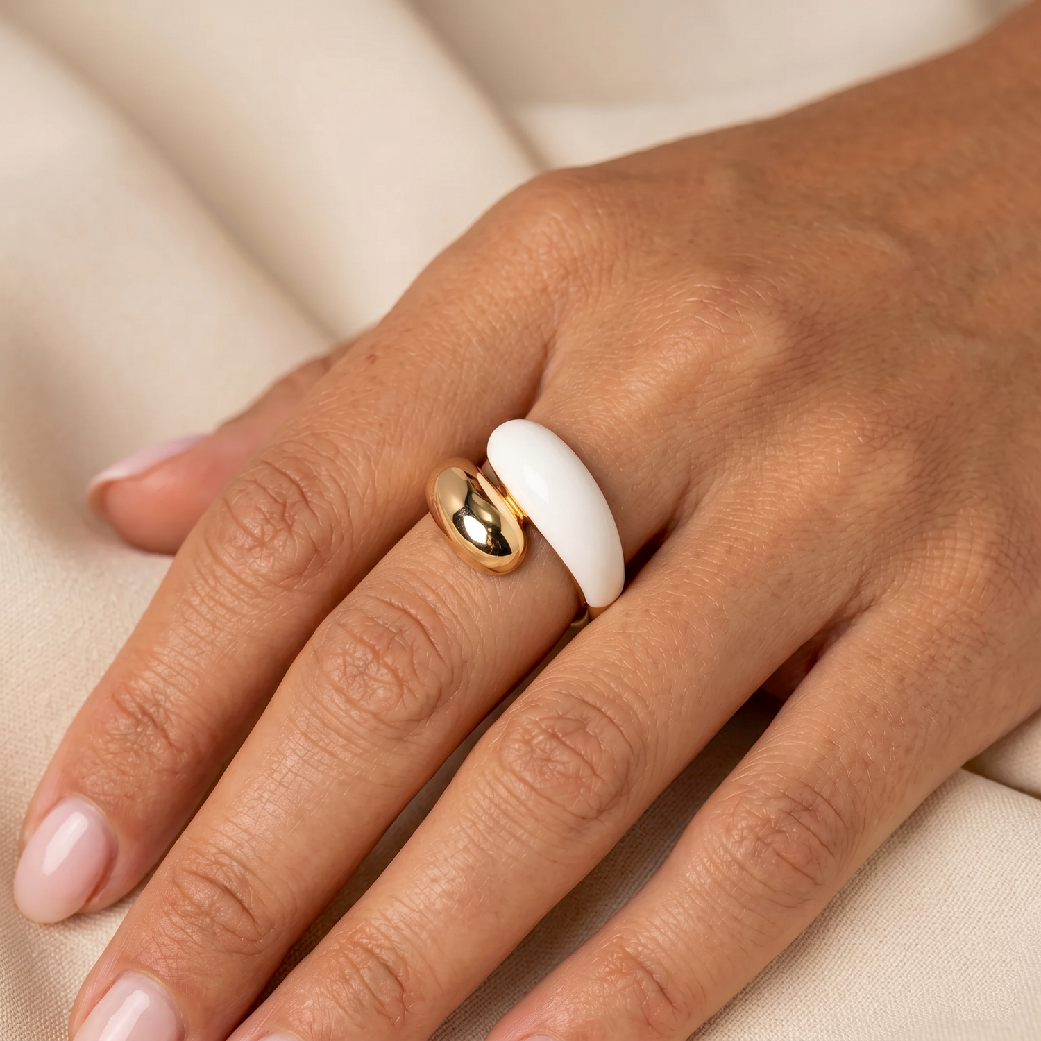 Twin Dome hvid emalje ring