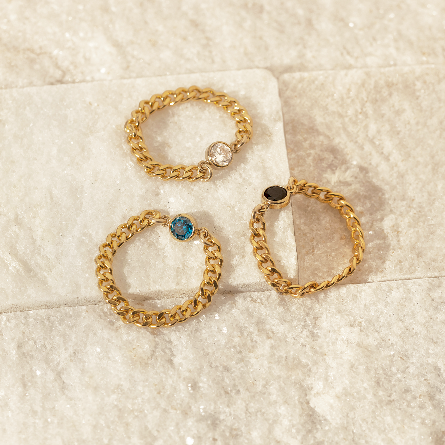 Cincin Bezel Jernih Rantai Pembatas