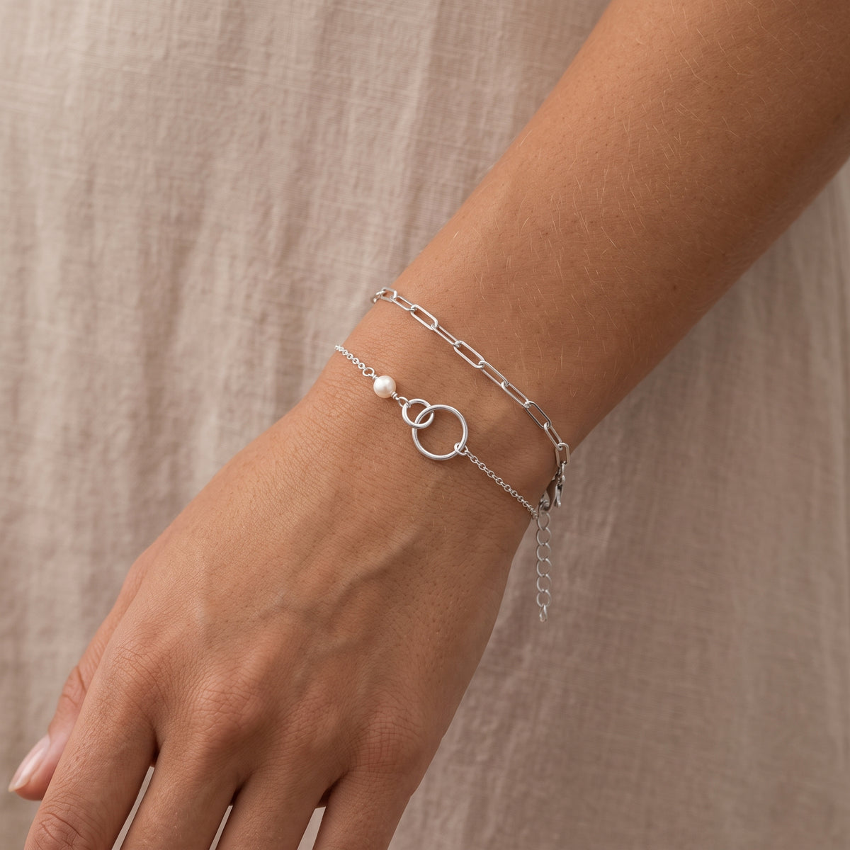 Interlocking Pearl Bracelet