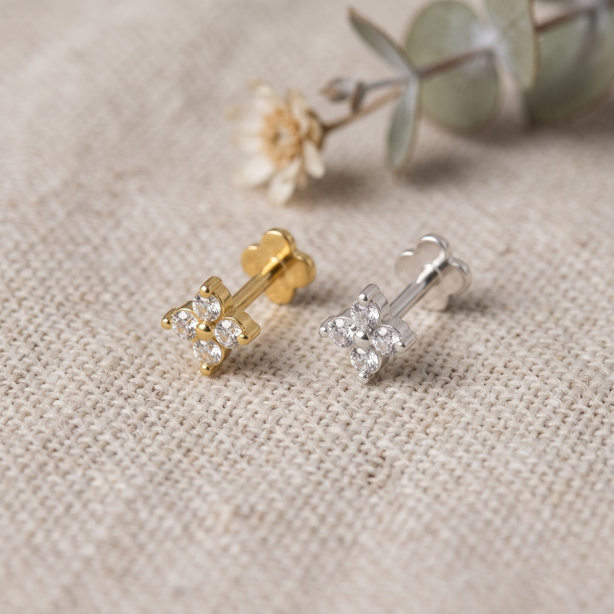 Color:Gold
Color:Silver