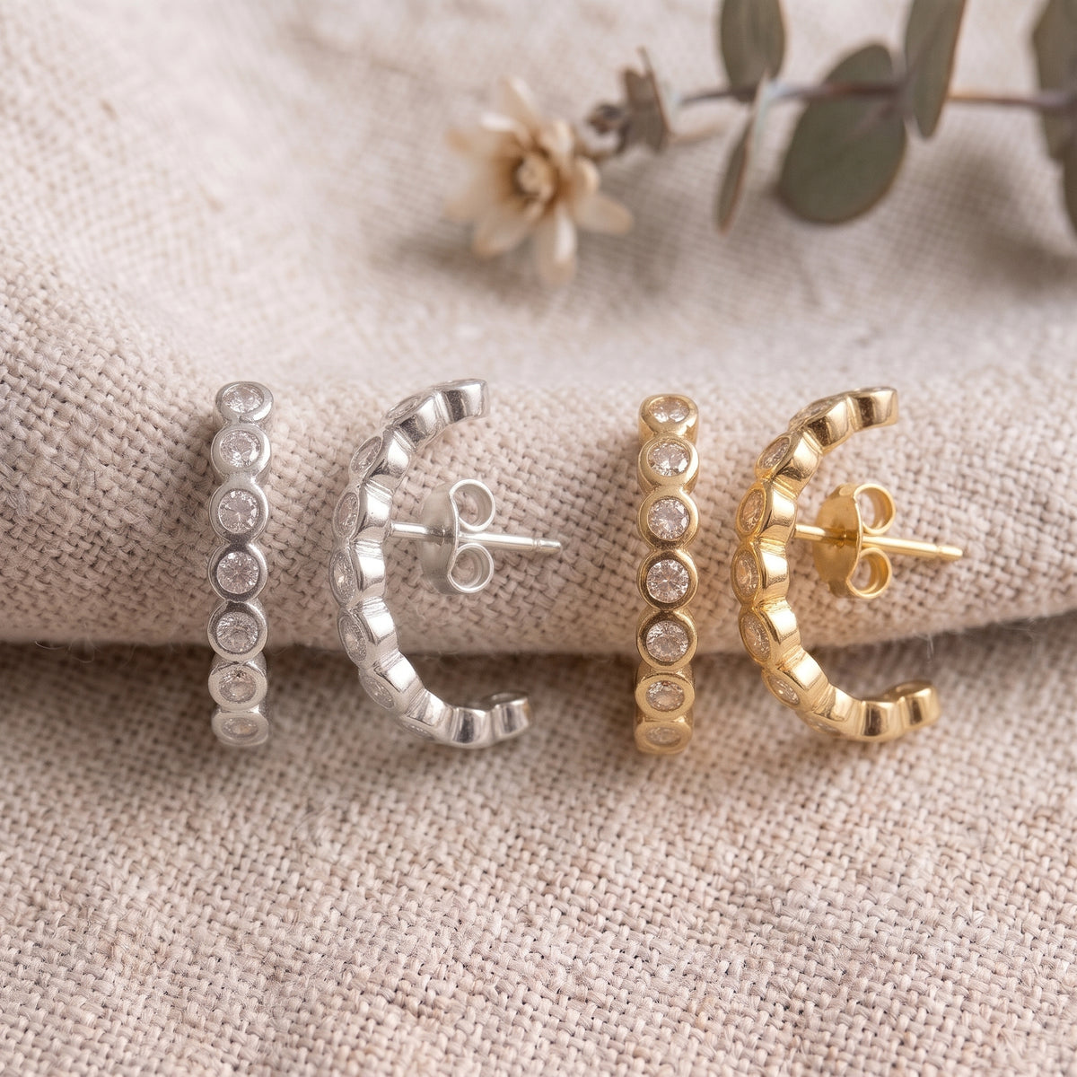 Color:Gold
Color:Silver