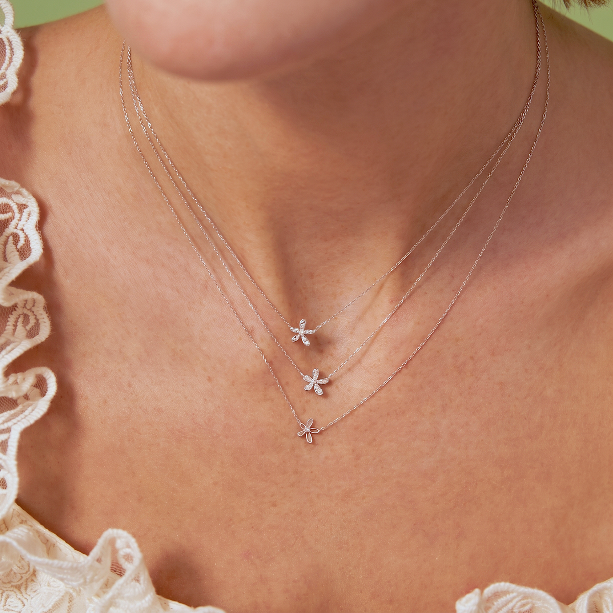 14K Massivt Gull Floraison Pavé Diamantsmykke