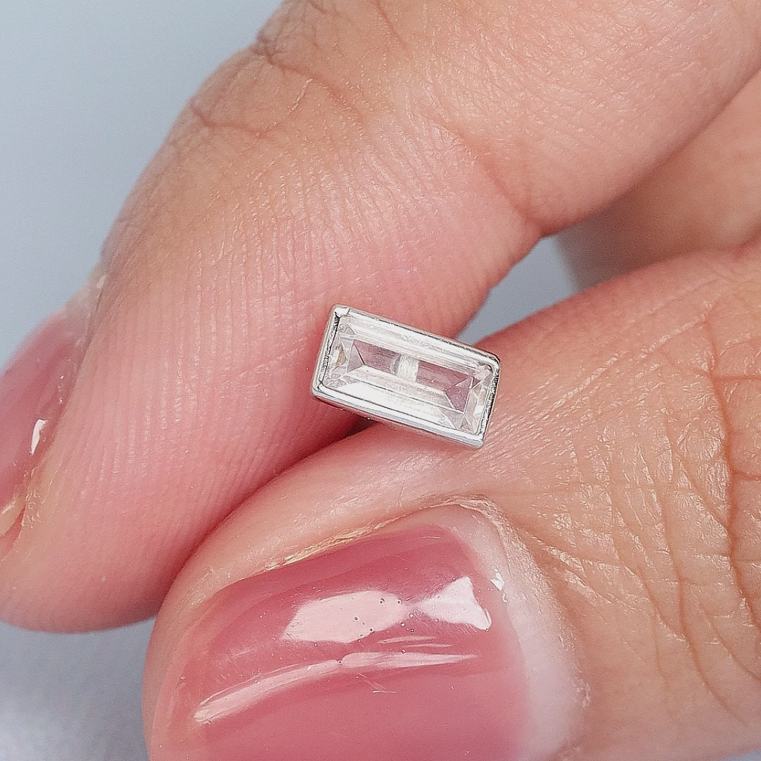 Color:White Gold
Post Length:6.5mm
Post Length:5mm
Post Length:8mm