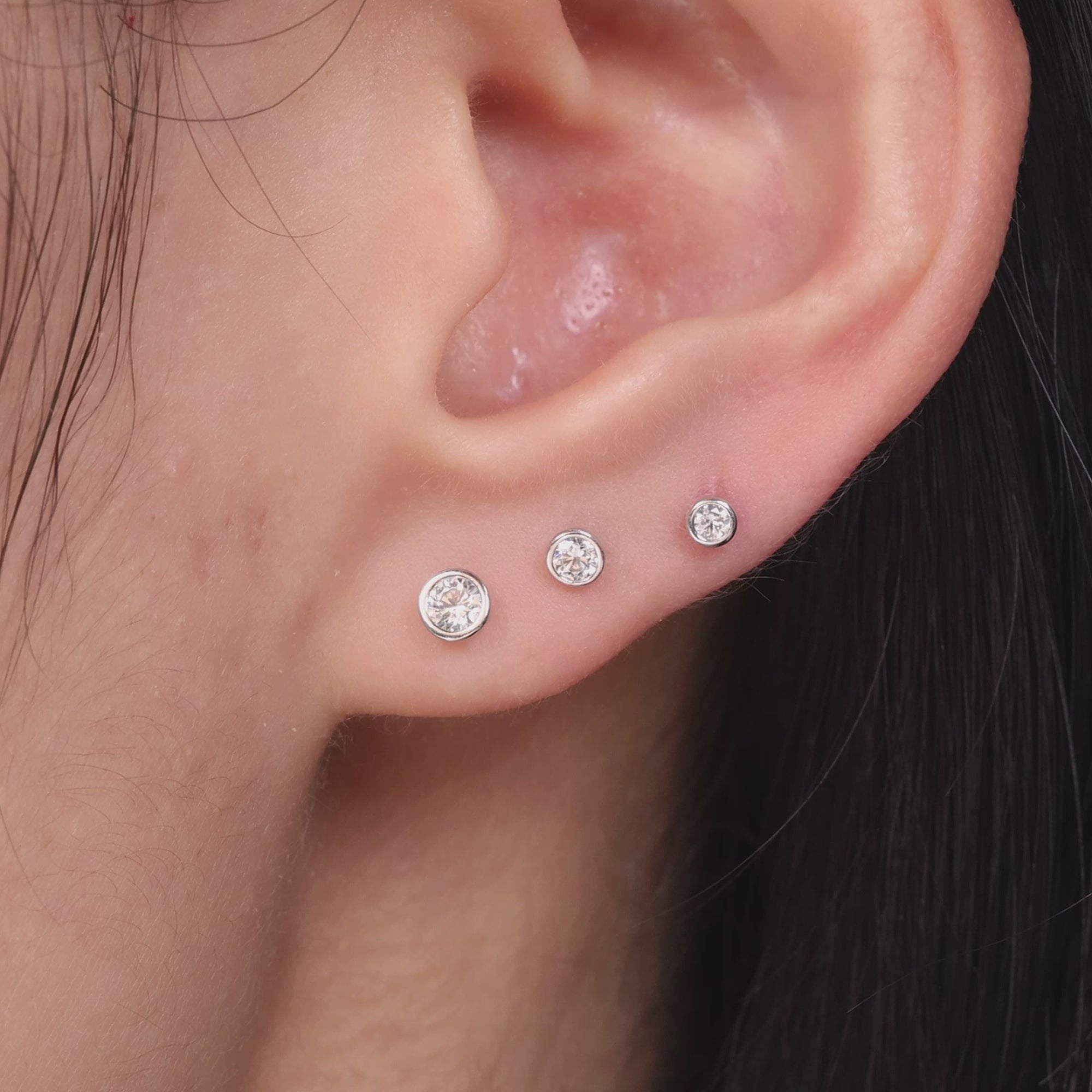 Color:White Gold
Option:Single
Option:Pair
