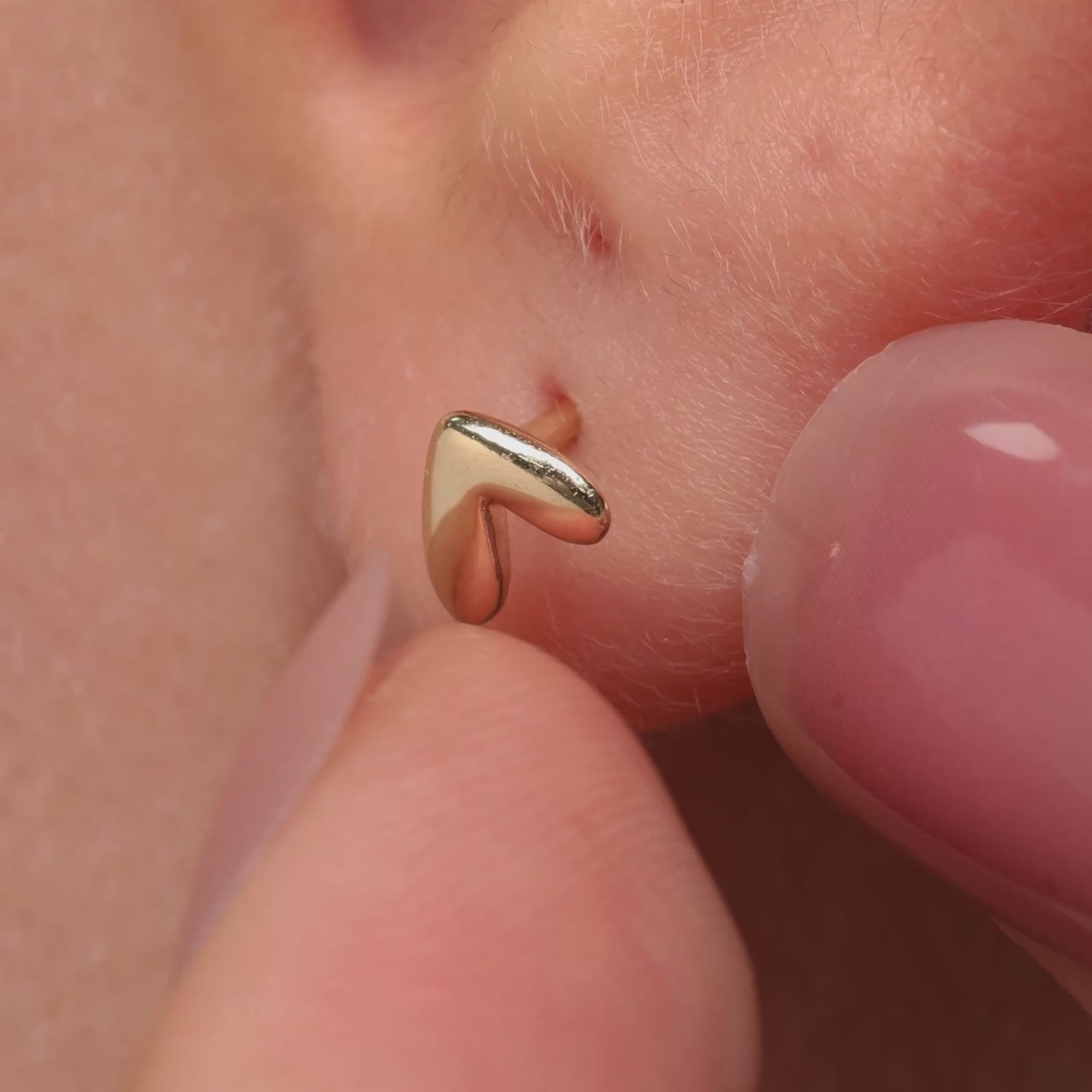Color:Yellow Gold
Option:Single
Option:Pair