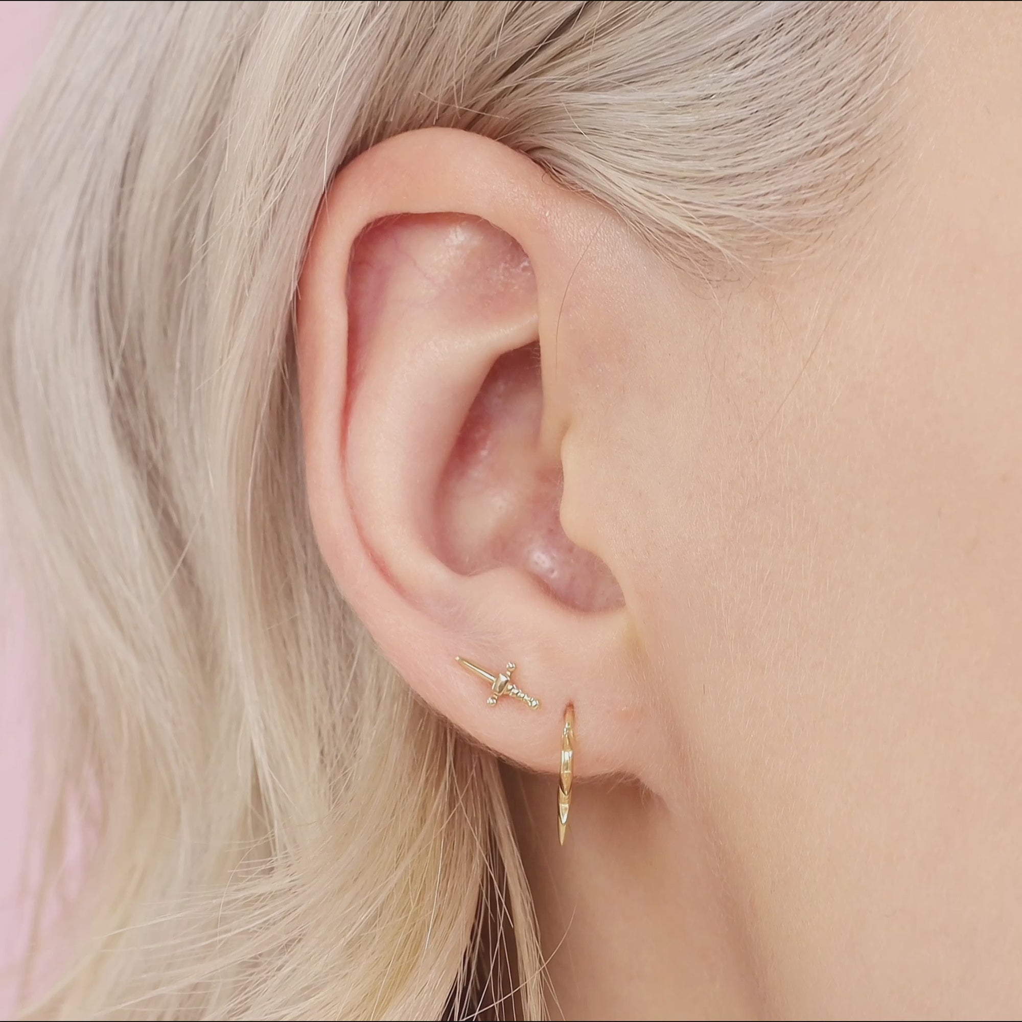 Color:Yellow Gold
Option:Single
Option:Pair