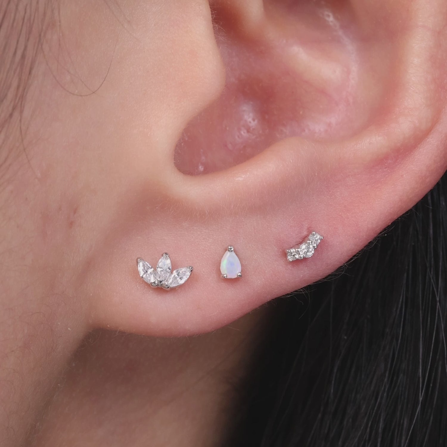 Color:White Gold
Option:Single
Option:Pair