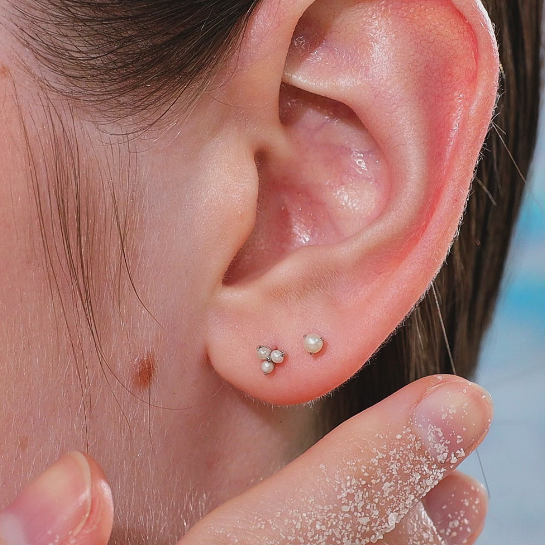 Color:White Gold
Option:Single
Option:Pair