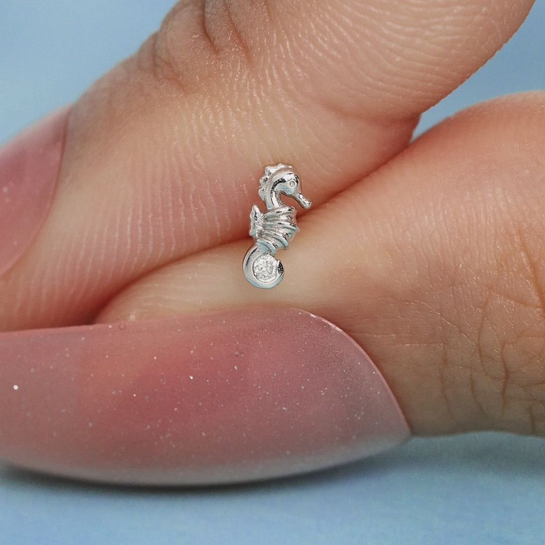 Color:White Gold
Option:Single
Option:Pair
