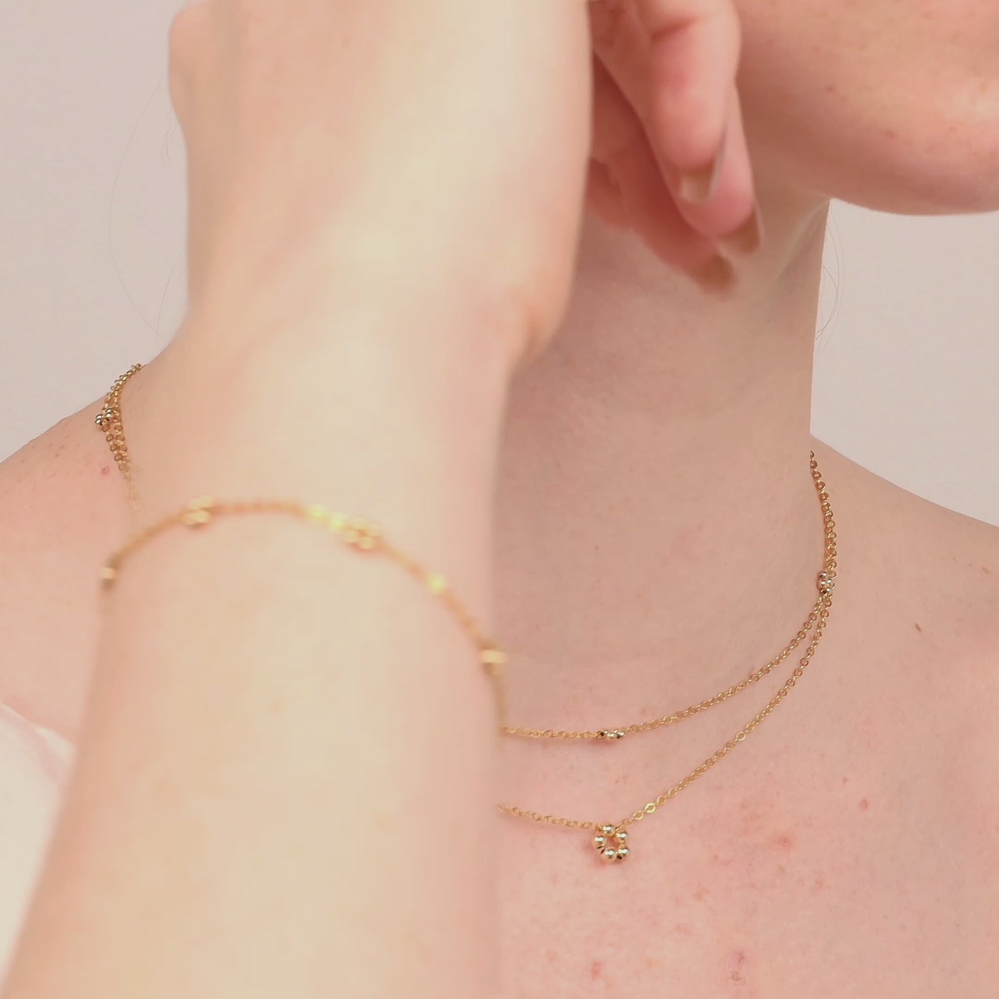 Color:Gold
Color:Silver