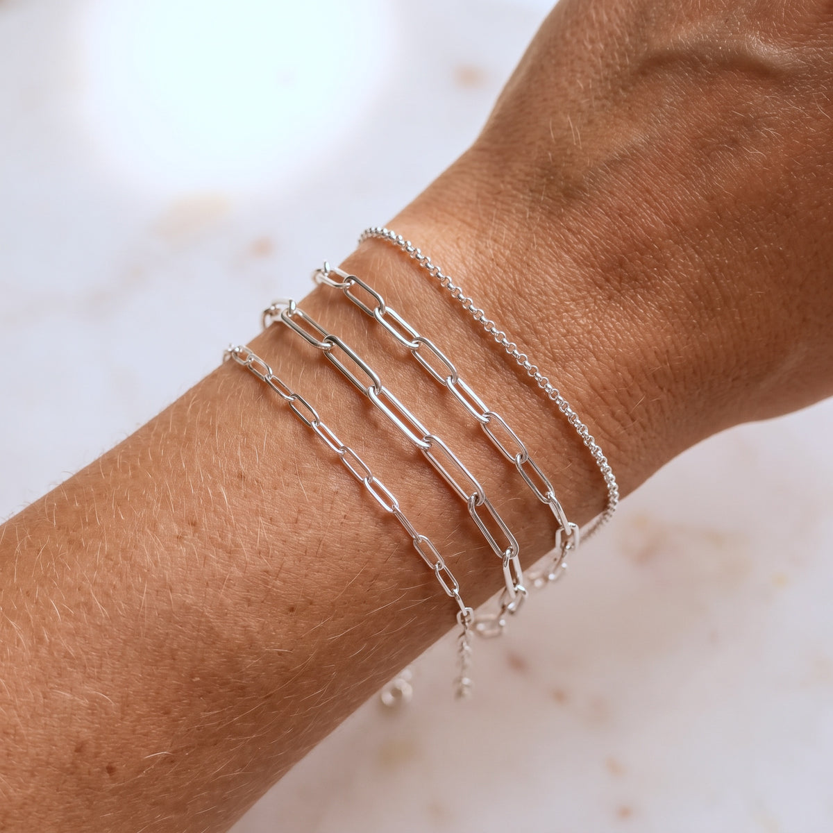 Gelang Rantai Klip Kertas Toggle