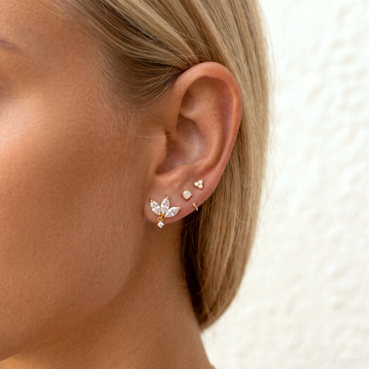 Pendientes de aro de Moonstone Huggie
