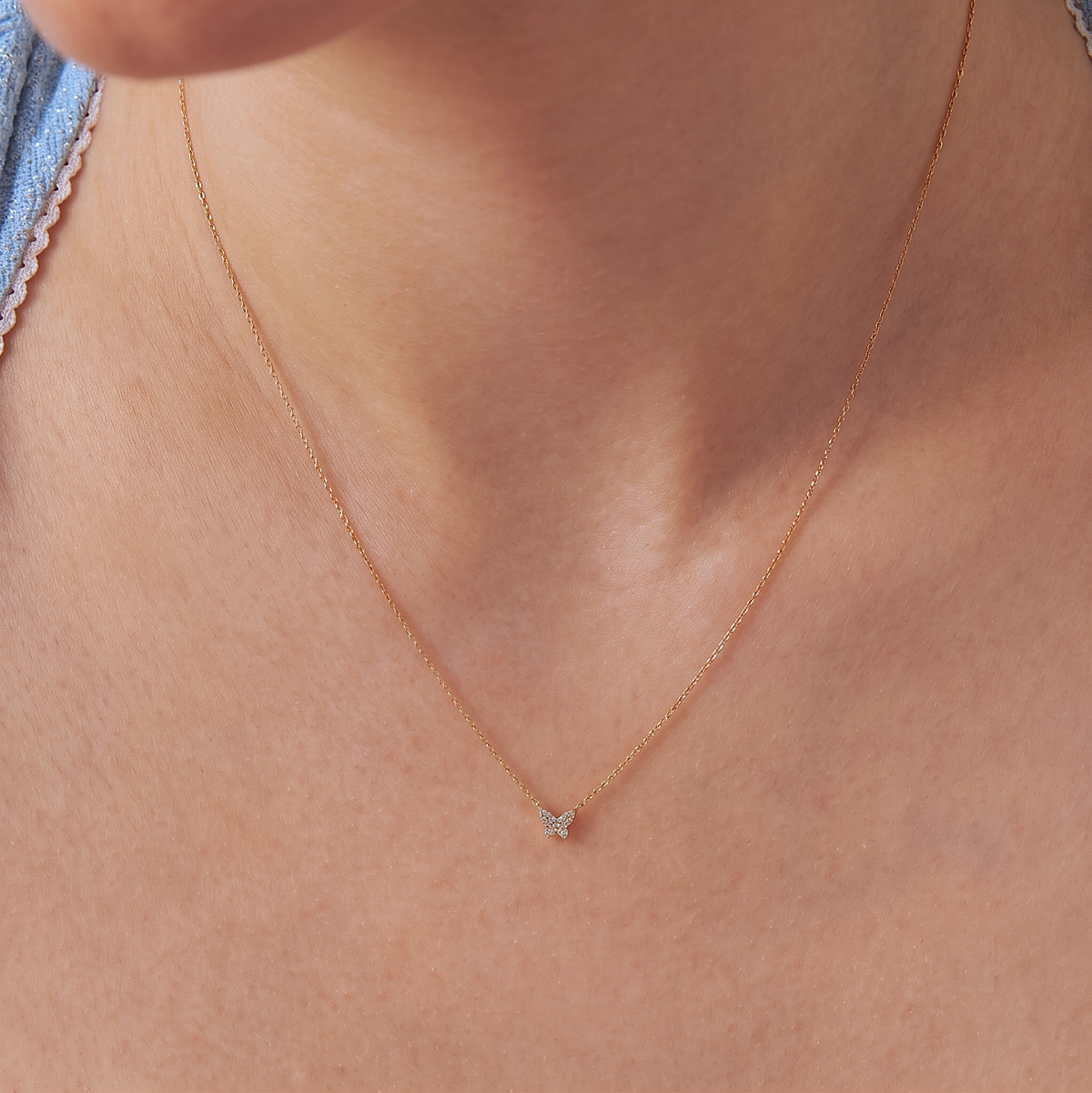 Collier en or solide 14K avec mini papillon en diamant pavé