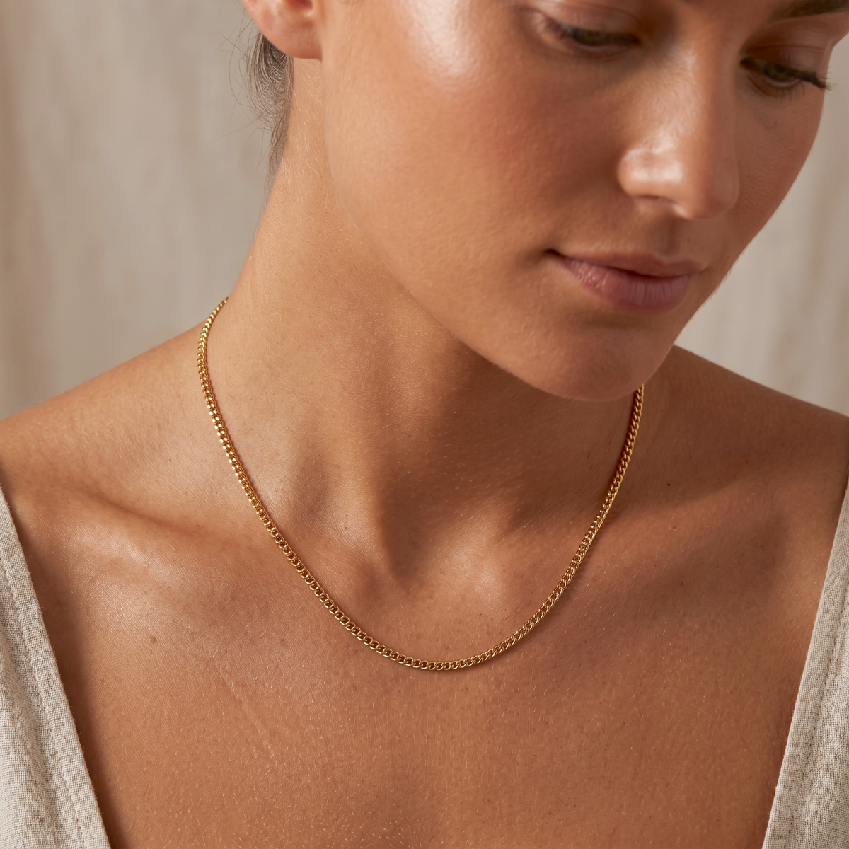 Kalung Rantai Curb Statement