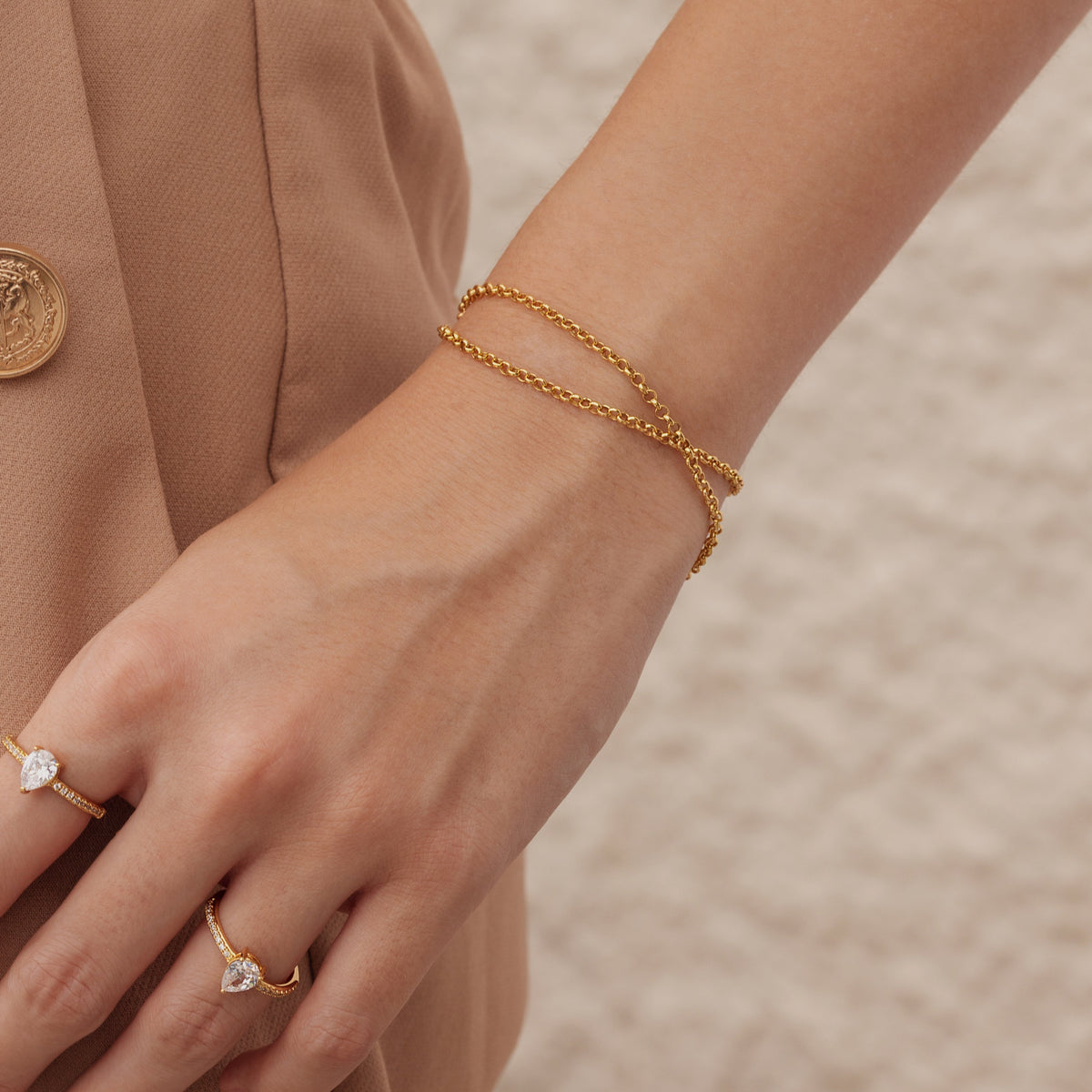 Color:Gold