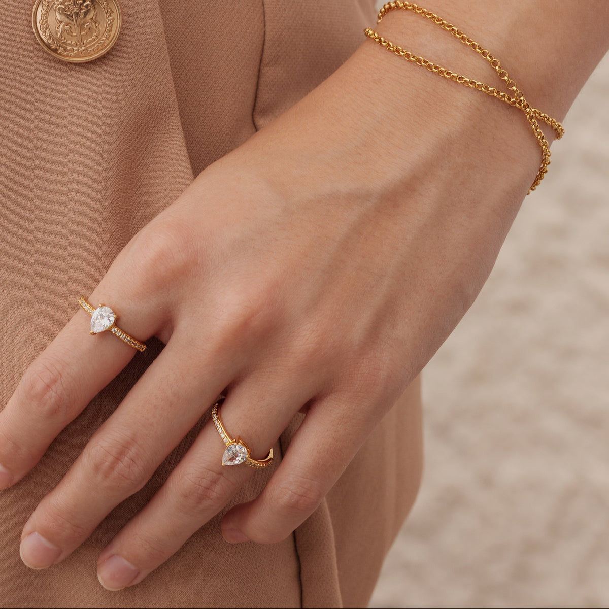 Teardrop Pave Ring Gold