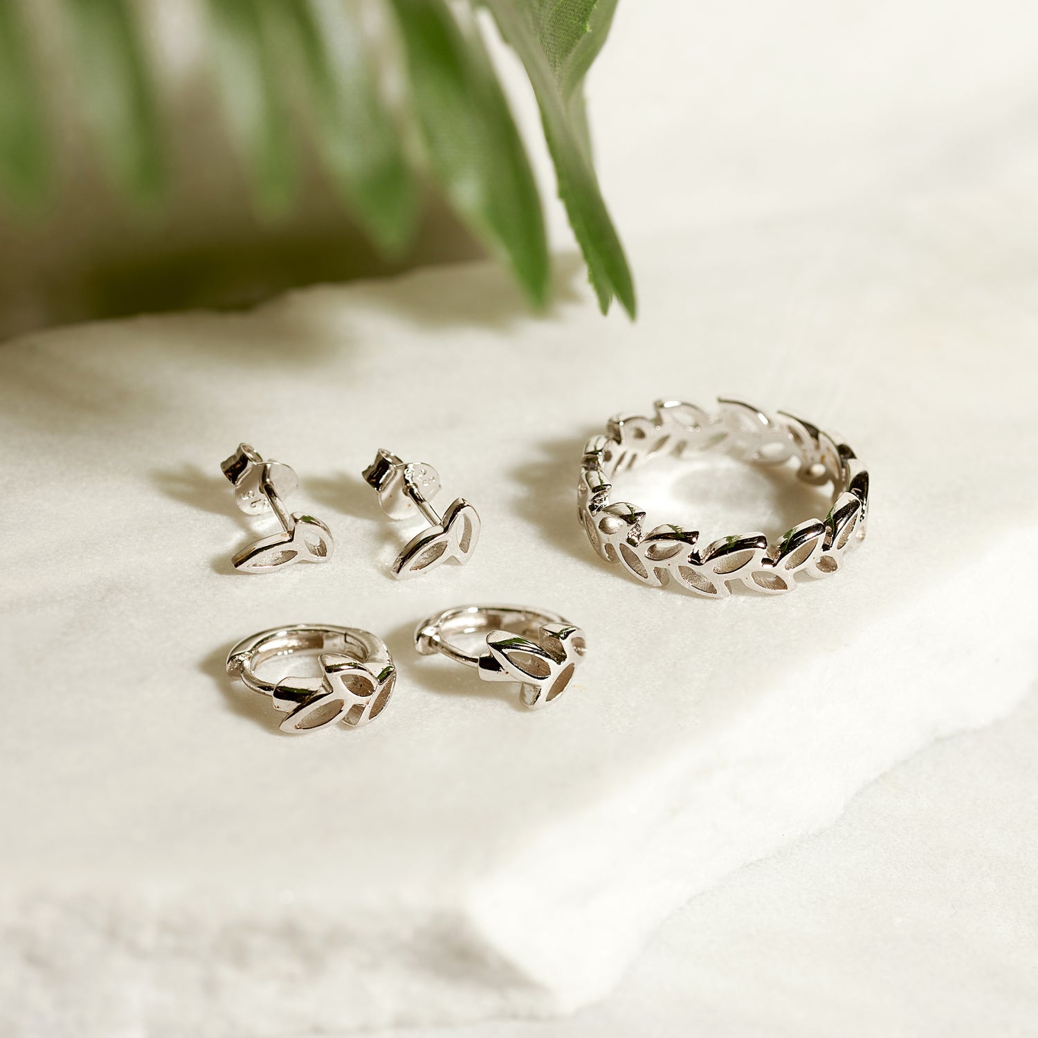 Color:Silver
