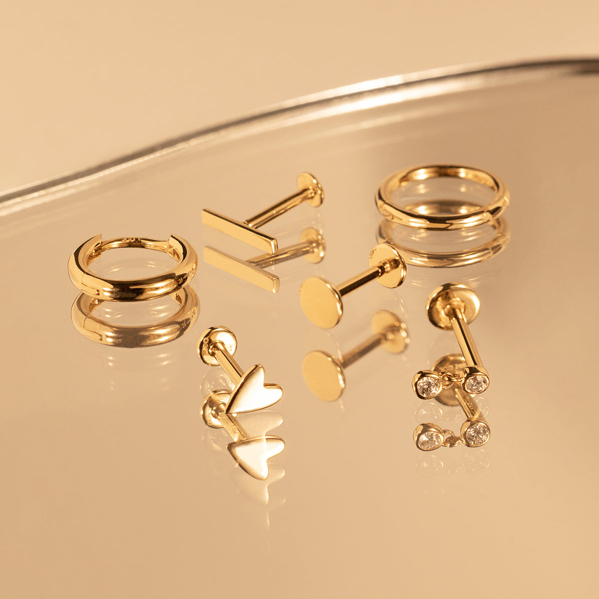 Color:Yellow Gold
Option:Single
Option:Pair