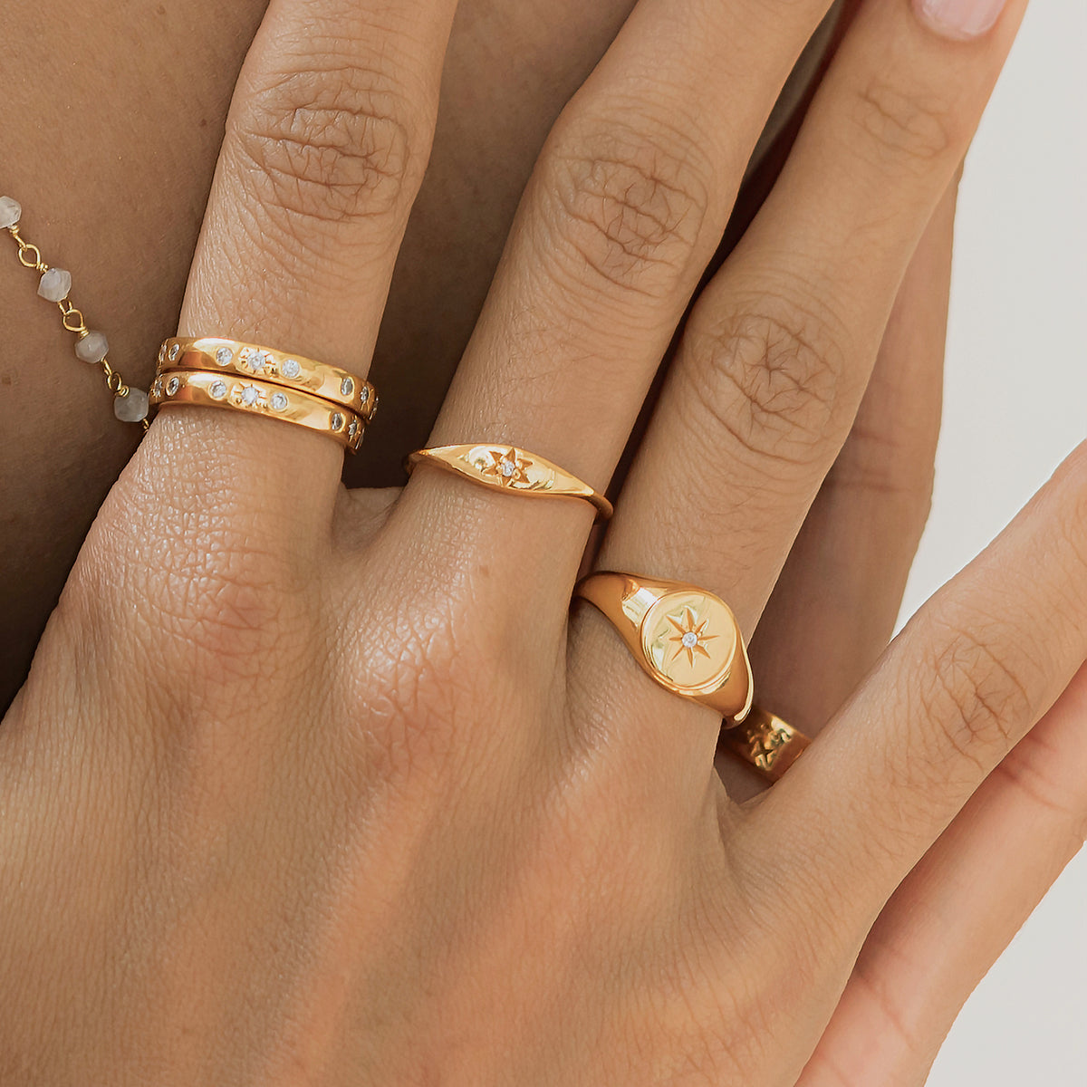 Cincin Tanda Bintang Emas