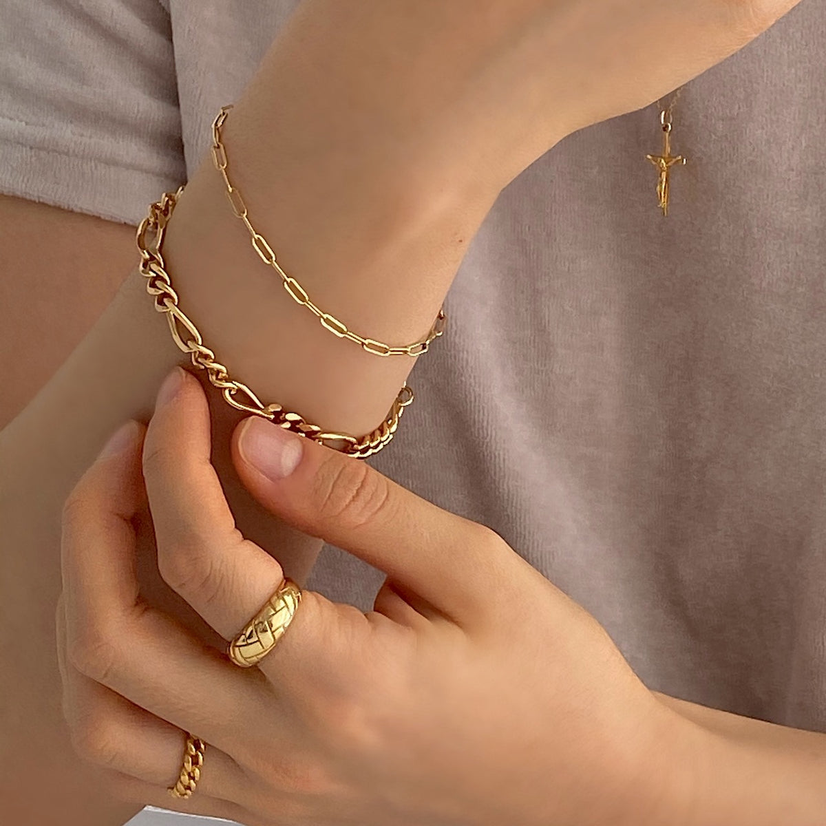 Color:Gold