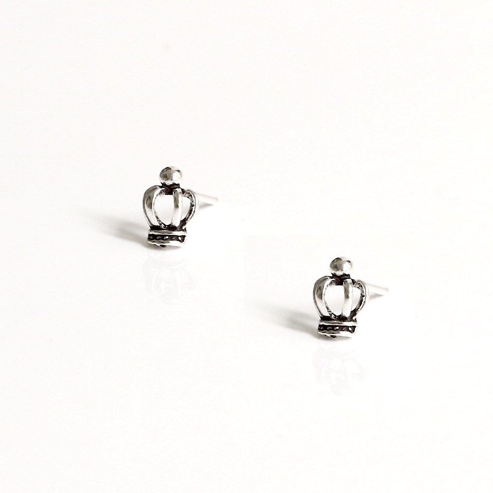 ต่างหูหมุด Crown