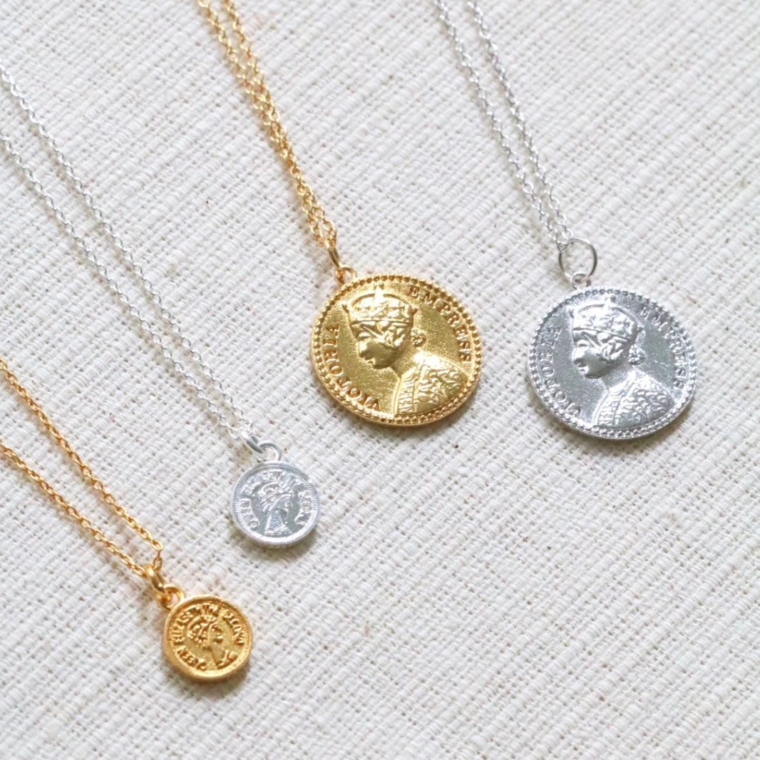 Color:Gold
Color:Silver