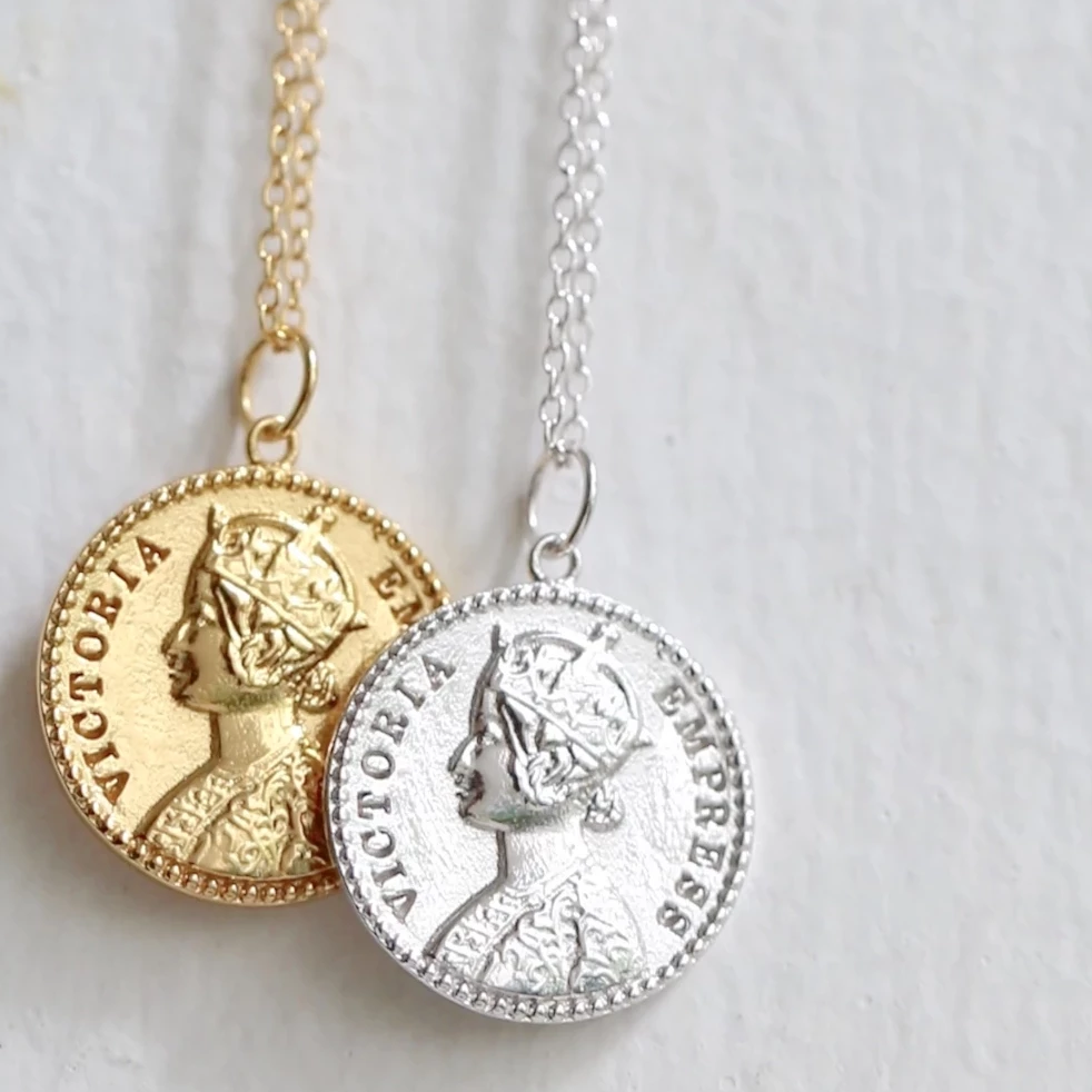 Color:Gold
Color:Silver